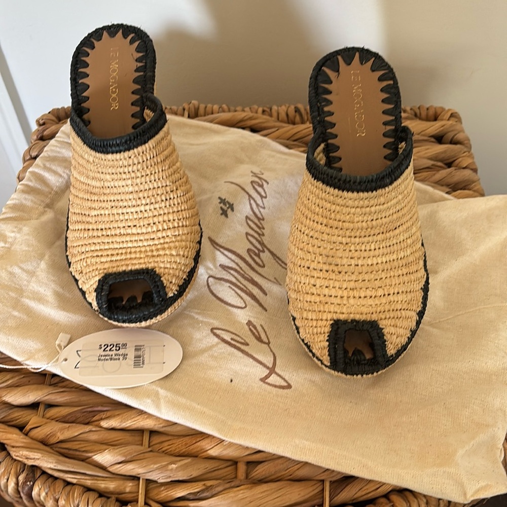 Le Mogador Rattan Wedges. Great condition, worn twice! Includes dust bag.